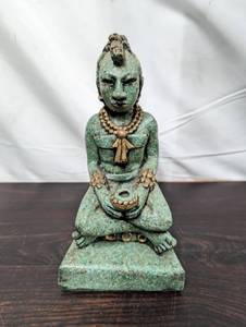 lot 28 image: Vintage Central American Indigenous Stone Statue