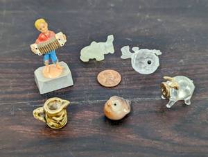 lot 51 image: Collection Of Small Trinkets