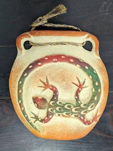 lot 56 image: Lizard Motif Pottery Wall-Hanging