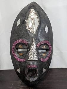lot 58 image: Wooden African Style Mask Wall-Hanging