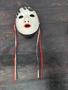 lot 60 image: Vintage Vandor Ceramic Mask Wall Art By Pelzman Designs