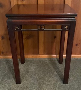 lot 13 image: Vintage Mahogany Accent Table