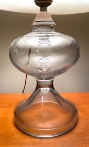 lot 75 image: Vintage Glass Based Table Lamp