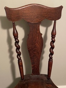 lot 87 image: Charming Vintage Wooden Chair