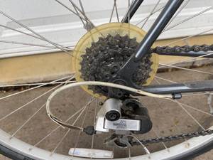 lot 103 image: Airstream 21 Speed Bike