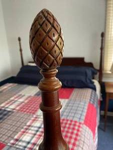 lot 128 image: Vintage Wooden Poster Bed Queen Size with Carved Pineapple Posts