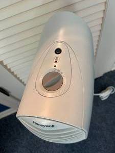 lot 130 image: Honeywell Tower 3 Speed Air Purifier Model HHT-085-HD