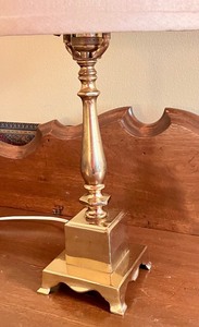 lot 31 image: Vintage Brass Table Lamp with Linen Shade