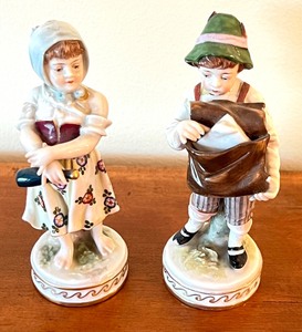 lot 57 image: Pair of Vintage Porcelain Figurines