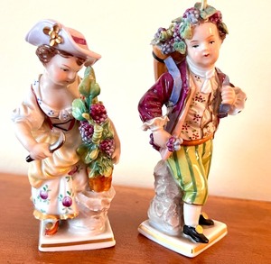lot 58 image: Pair of Antique Porcelain Figurines