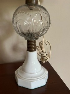 lot 160 image: Glass Table Lamp