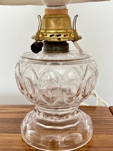 lot 131 image: Glass Table Lamp