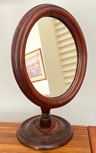 lot 127 image: Vintage Wooden Oval Table Top Vanity Mirror