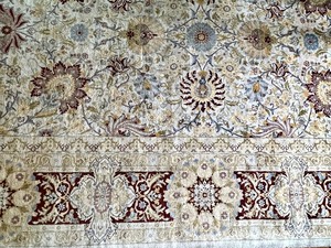 lot 3A image: Gorgeous Quality Wool Area Rug