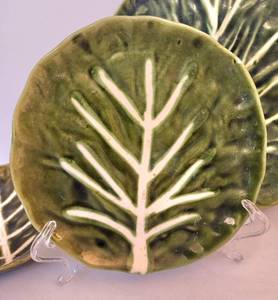 lot 124 image: Set of Green Portuguese Plates, Plus