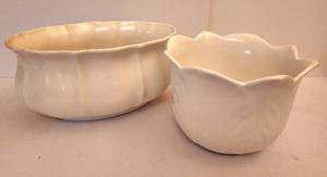 lot 126 image: Pretty Decorative Options