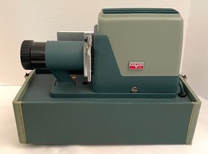 lot 142 image: Vintage Angus 300 Automatic Slide Changer