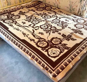 lot 184 image: Reversible Wool Blanket