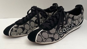 lot 195 image: Coach Shoes