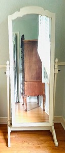 lot 200 image: Vintage White Floor Mirror