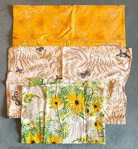 lot 219 image: Vintage Tablecloths and an Apron