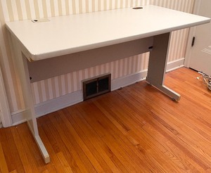 lot 226 image: Basic White Home Office Desk