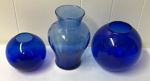 lot 234 image: Variety of Cobalt Blue Vases