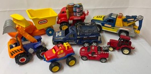 lot 250 image: Vintage Toy Trucks, Cars and More
