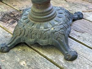 lot 285 image: Vintage Metal Patio Planter