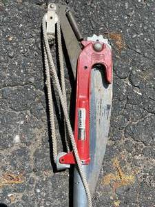 lot 319 image: Craftsman 8 Foot Tree Trimmer