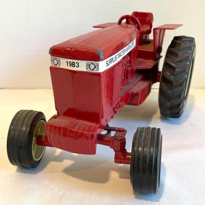 lot 343 image: Surplus Tractor Parts Corp Metal and Plastic Tractor