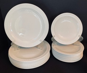 lot 344 image: Centura by Corning Dishware Grouping