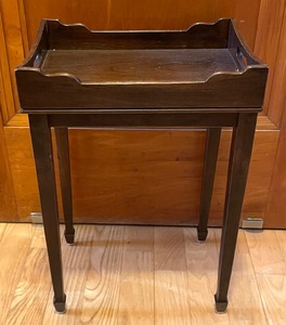 lot 350 image: Petite Vintage Wooden Accent Table