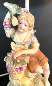 lot 354 image: Vintage Figural Lamp
