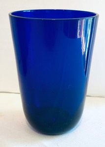 lot 372 image: 12 Terrific Cobalt Blue Glass Tumblers