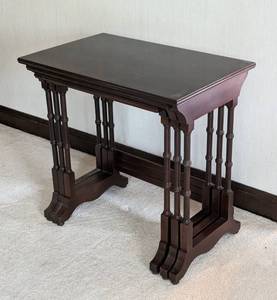 lot 75 image: Ethan Allen Mahogany Nesting Tables