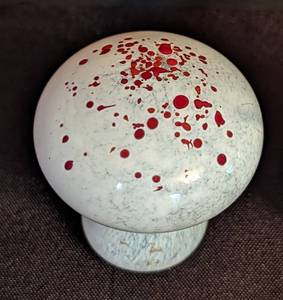 lot 94 image: Miniature Jema Glasbruk Art Glass Vase and Mushroom