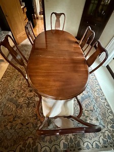 lot 49A image: Vintage Queen Anne Dining Room Table and Chairs