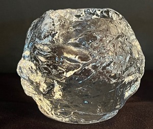 lot 37 image: Pair of Vintage Kosta Boda Snowball Candle Holders