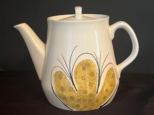 lot 38 image: Vintage VERA Coffee Pot