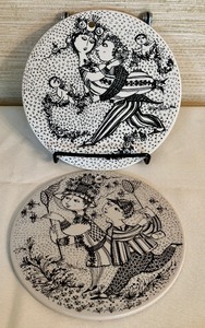 lot 47 image: Pair of Bjorn Wiinblad Decorative Six Inch Wall Trivets