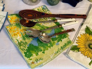 lot 382 image: Vintage Kitchen Linens by Vera and More
