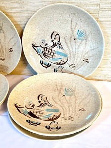 lot 394 image: (8) Red Wing Bob White Dinner Plates