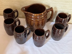 lot 385A image: Vintage Pottery Pitcher and Mug Set