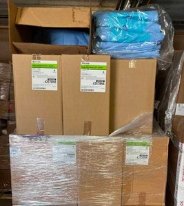 lot 4 image: WOW MSRP $3200  8 Cases (8cs) NEW Halyard Knee Arthroscopy Drapes With Fluid Collection Pouch 42578NS Disposable 