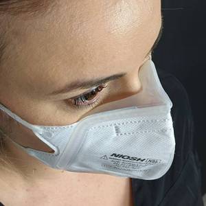 lot 25 image: RESELLERS ALERT WOW Selling On Ebay For $1200 Per Case $2400  2 Cases Premium N95 NIOSH Approved V Fold Disposable Foldable Mask Adjustable Straps Soft Silicone Seal (Anti-Fog Properties) Medium Size 300Case x 2 Cases  600 Masks In this Lot
