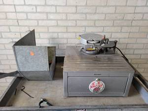 lot 733 image: E-Z Sharp Ice Skate Sharpening Machine - Tested and Works - NO SHIPPING