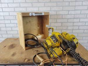 lot 735 image: BUDGIT Electric 14 Ton Hoist - Works - NO SHIPPING