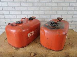 lot 737 image: (2) Johnson 6-Gallon Steel Marine Fuel Tanks - NO SHIPPING