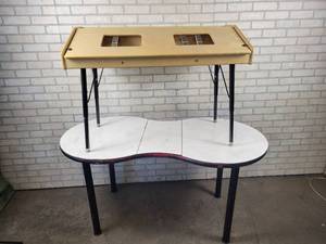 lot 746 image: Dog Bone Shaped Table and Locking Desk - NO SHIPPING